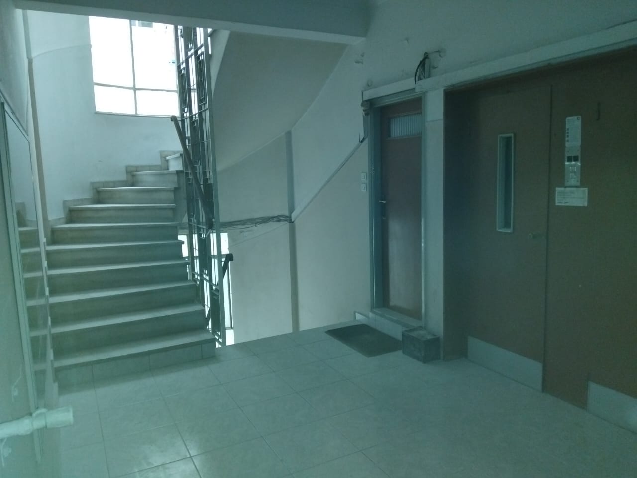 (for sale) Commercial Commercial space || Piraeus / Center - Port - 260.0sq.m, 379.000€