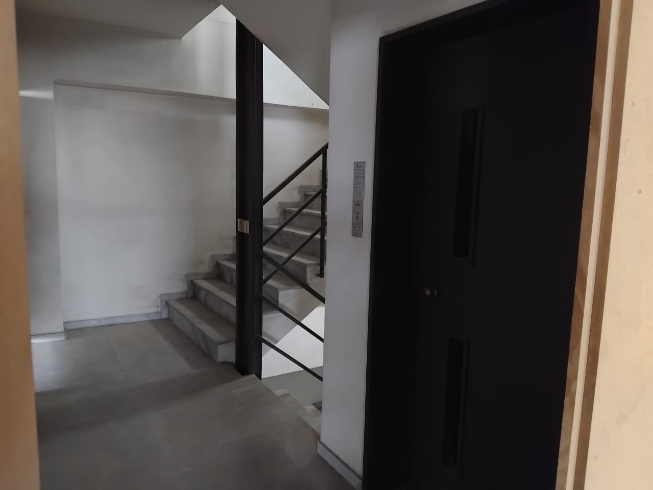 (for sale) Commercial Commercial space || Piraeus / Center - Port - 240.0sq.m, 330.000€