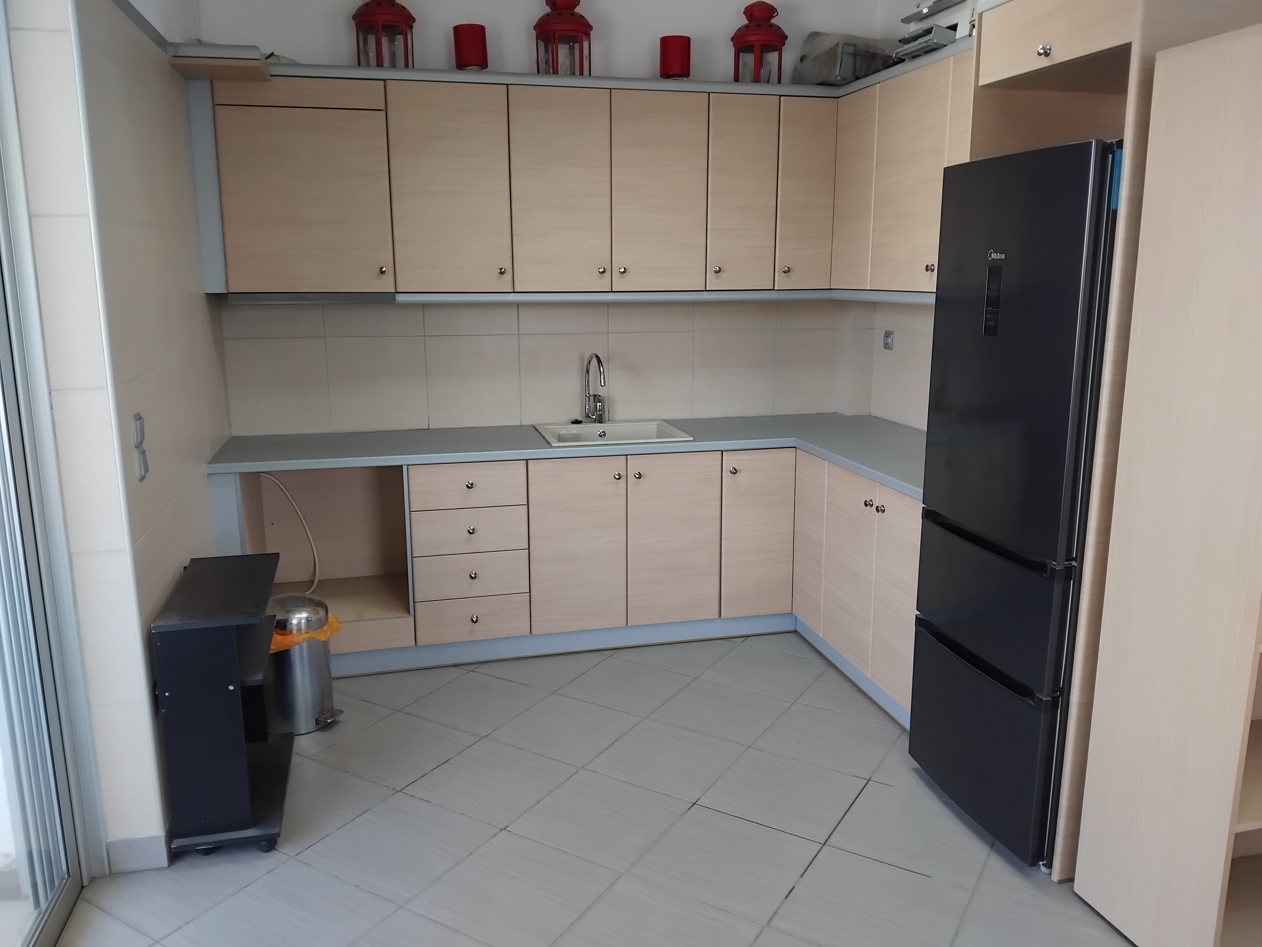 (for rent) Commercial Commercial space || Athens south suburbs / Vari - Varkiza - 49.0sq.m, 600€