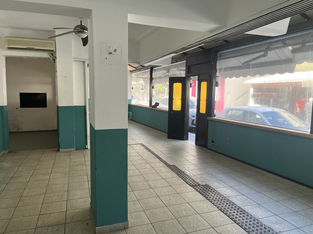 (προς ενοικίαση) Επαγγελματικό Κατάστημα || Ν. Δωδεκανήσου / Ρόδος - 130.0τ.μ., 1.300€