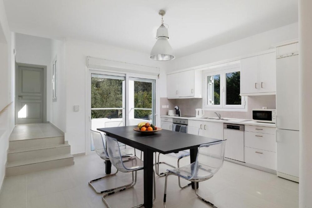 (for sale) Residential Villa || Corfu Prefecture / Corfu - 210.0sq.m, 5 B/R,1.800.000€