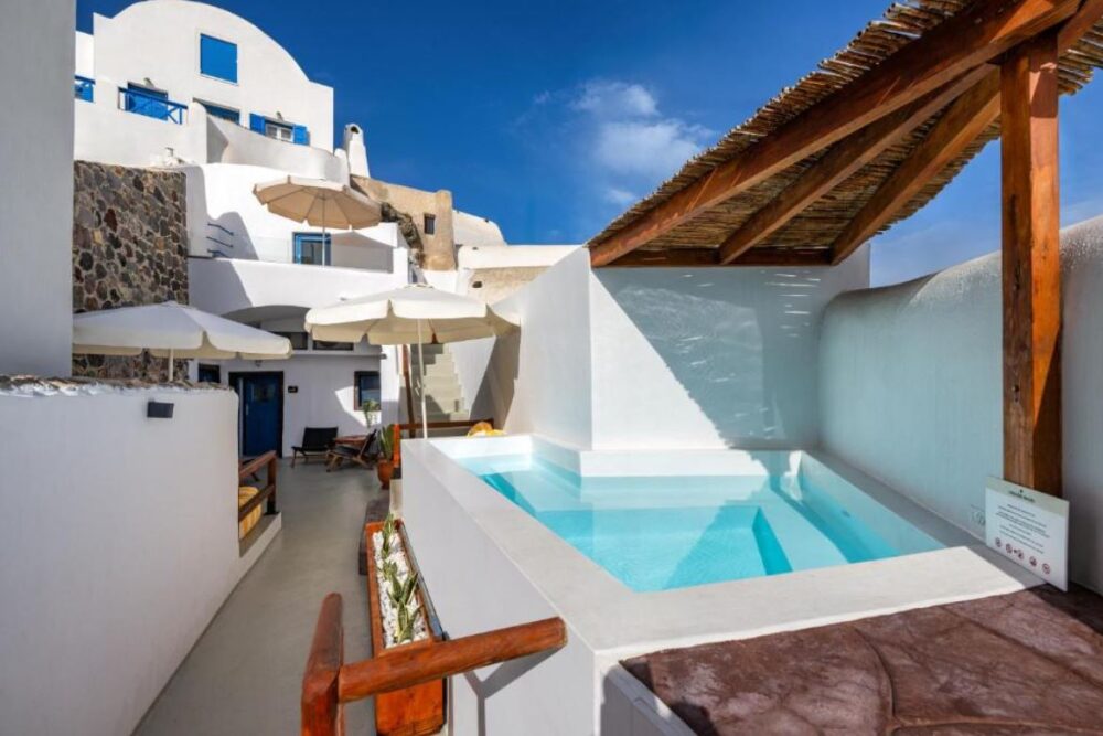 (For Sale) Residential Detached House || Santorini / - 120sq.m, 3 Bedrooms, 420000 euro