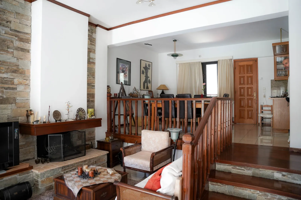 (for sale) Residential Maisonette || Athens north suburbs / Lykovrisi - 320.0sq.m, 5 B/R,620.000€
