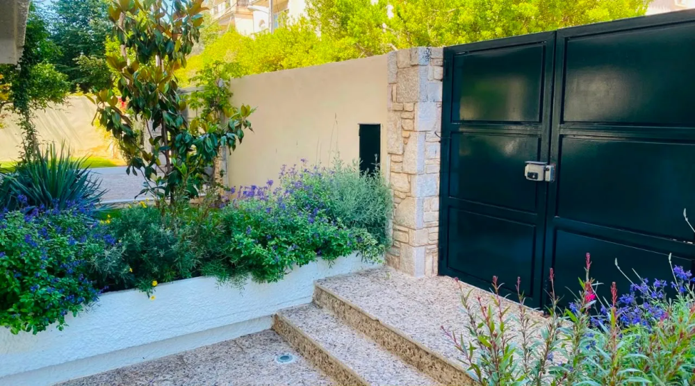 (for sale) Residential Apartment || Athens north suburbs / Chalandri - 98.0sq.m, 2 B/R,330.000€