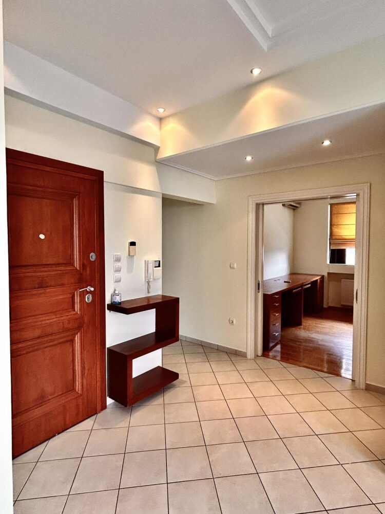(for sale) Residential Floor Apartment || Athens center / Ampelokipoi - Pentagon - 163.0sq.m, 3 B/R,360.000€