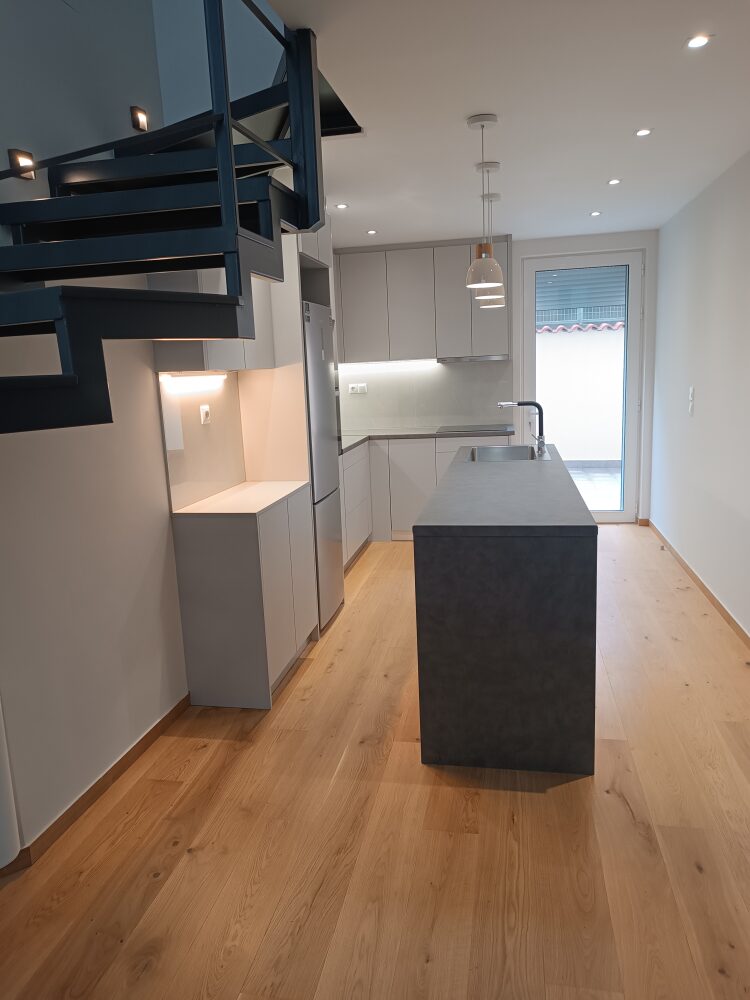 (for sale) Residential Apartment || Piraeus / Tabouria - Agia Sofia - 113.0sq.m, 3 B/R,320.000€